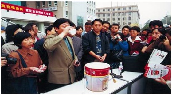 能喝的涂料就一定是環(huán)保的嗎？_廣東韶關(guān)水性木器漆品牌廠家