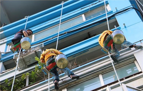 專業(yè)外墻涂料翻新施工團隊