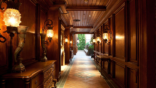 數(shù)碼彩水性仿古全木整裝效果，締造中西復(fù)古品味酒窖館