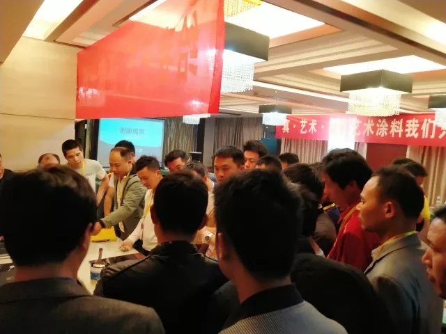 數(shù)碼彩四月峰會 重?fù)裟戏剿囆g(shù)涂料市場潛規(guī)則_安徽水性漆品牌廠家