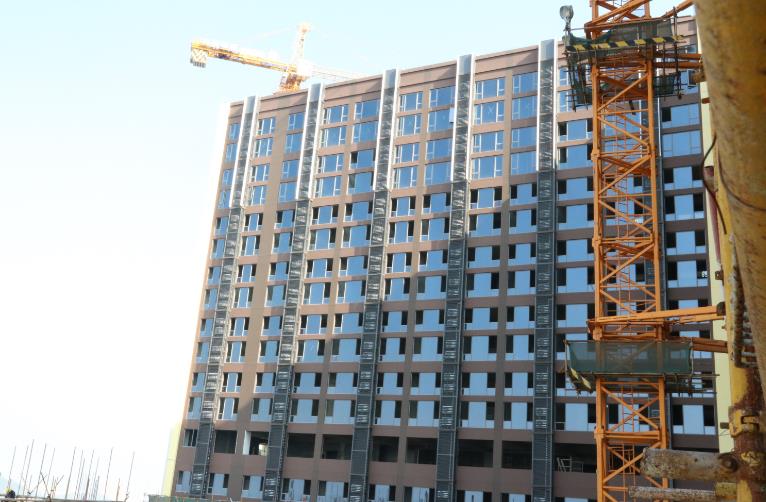 數(shù)碼彩斬獲廣東龍江利保米蘭公館116000平方外墻新建工程