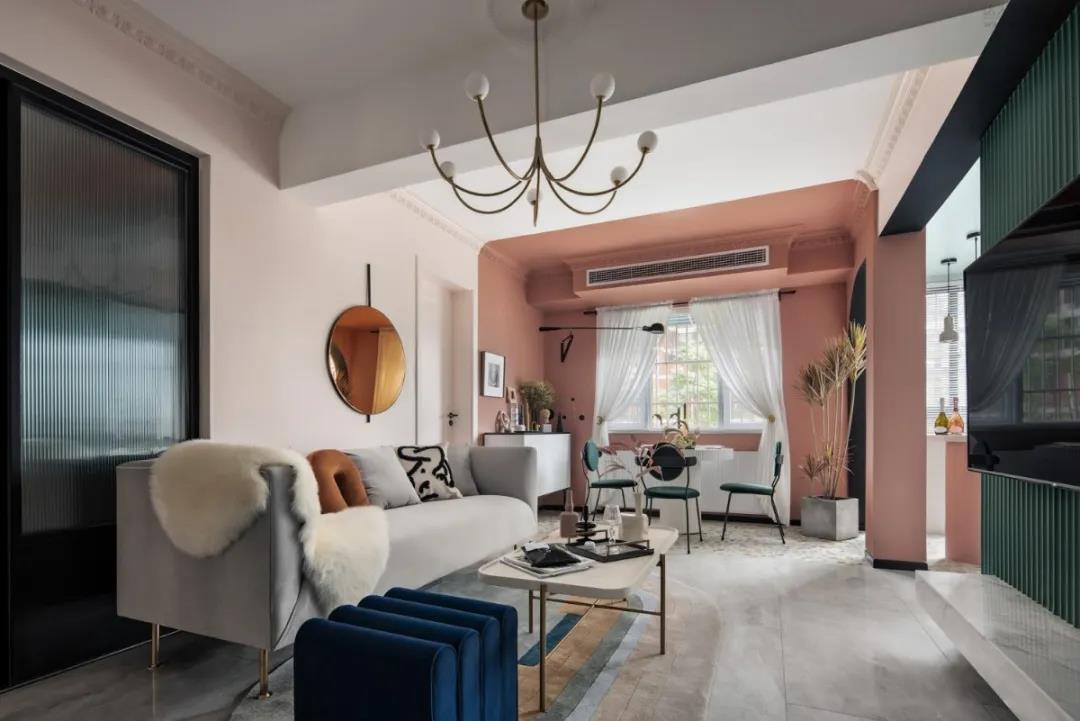 薄荷綠與藕粉的碰撞，擦出不一樣的火花